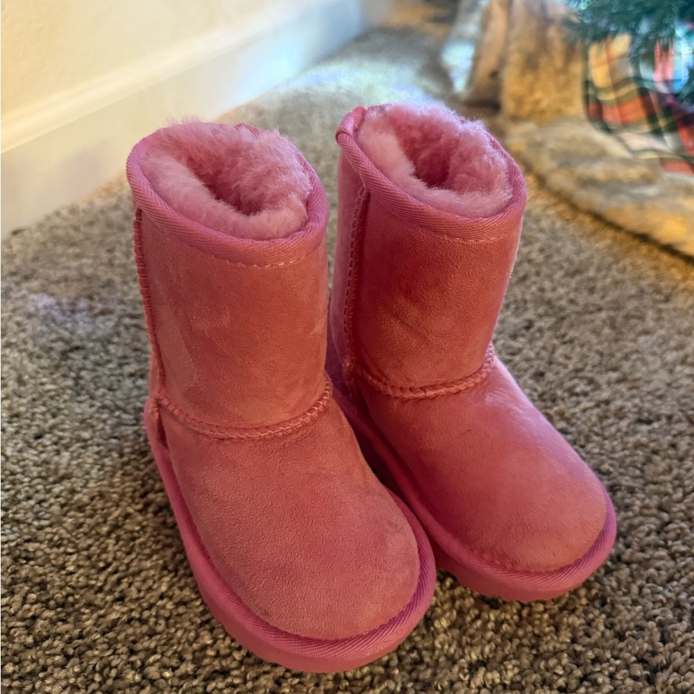 New PINK UGGS TODDLER SIZE 6T Fuzzy Boots